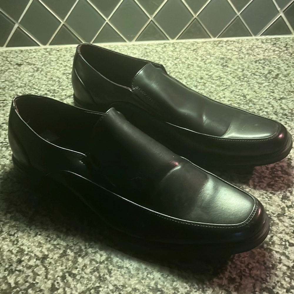 Mens black dress shoe Perry Ellis 11.5